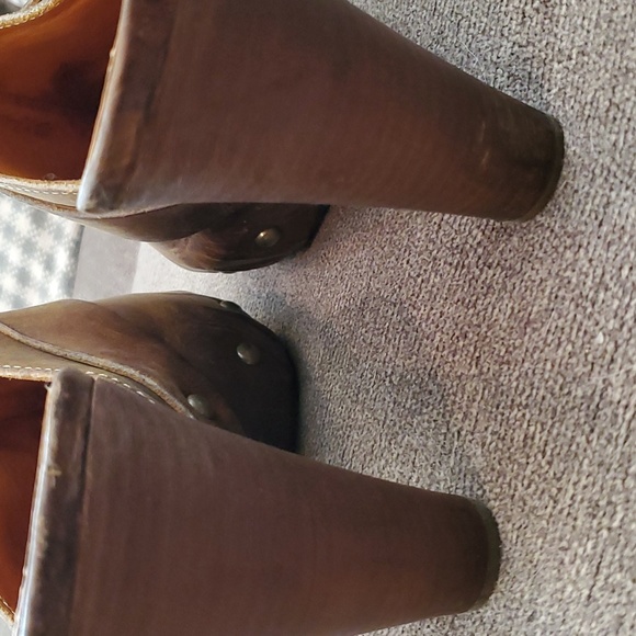 Frye heeled clog. New, size 10W - Picture 7 of 8